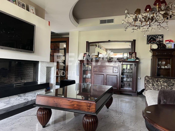 Image No.13-5 Bed Maisonette for sale