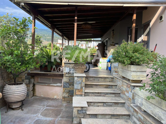 Image No.2-5 Bed Maisonette for sale