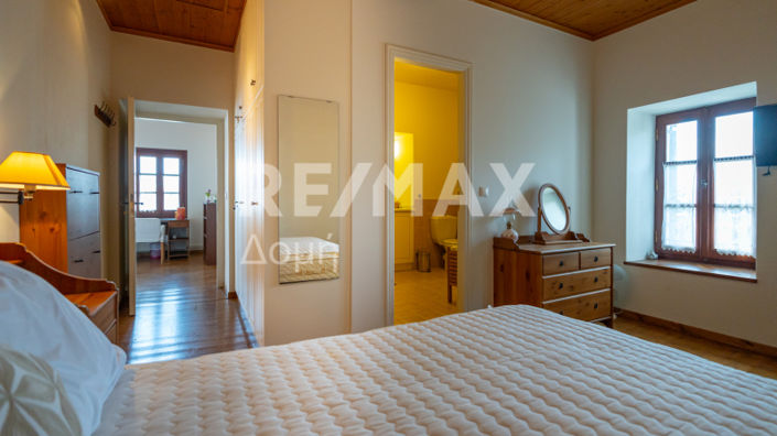 Image No.33-4 Bed House for sale