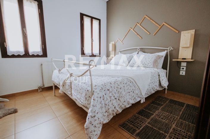 Image No.11-3 Bed Property for sale
