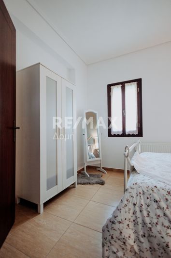 Image No.37-3 Bed Property for sale