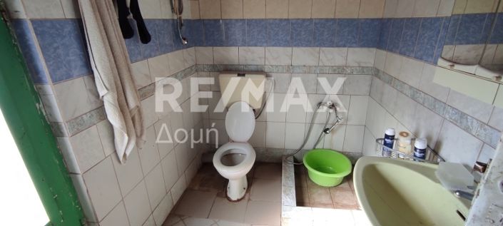 Image No.10-1 Bed Property for sale