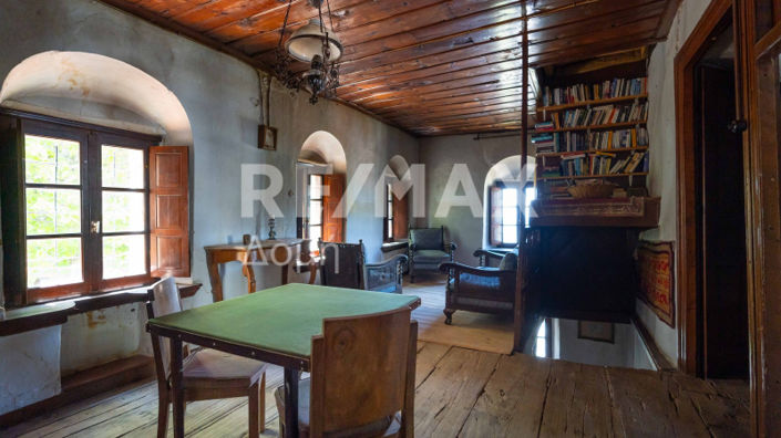 Image No.15-6 Bed Property for sale