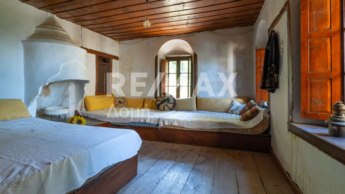 Image No.19-6 Bed Property for sale