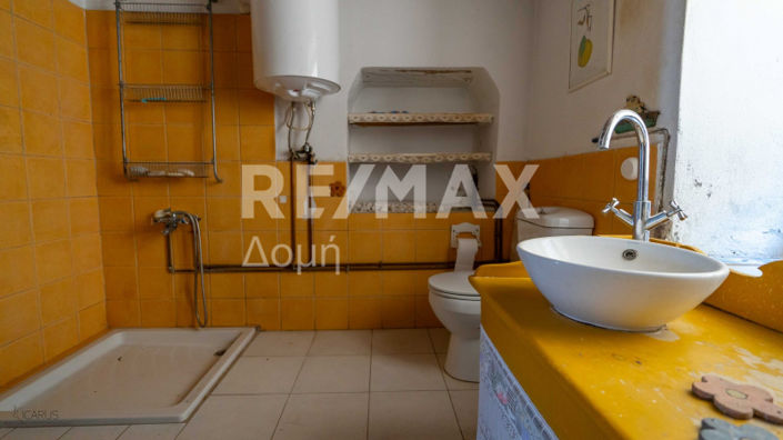 Image No.21-6 Bed Property for sale