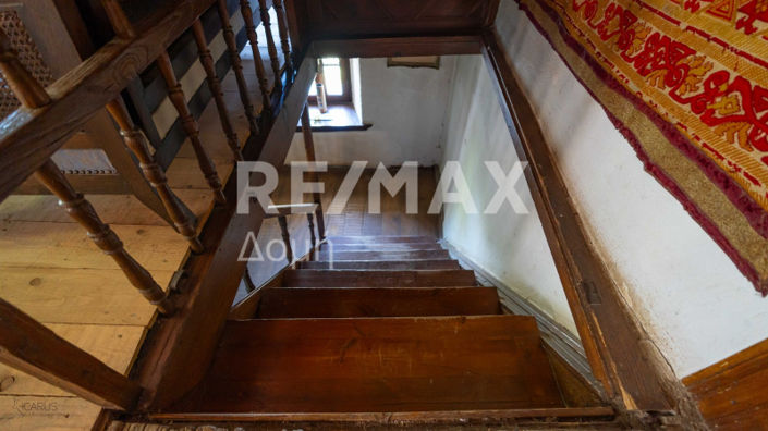 Image No.39-6 Bed Property for sale