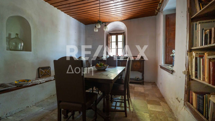 Image No.44-6 Bed Property for sale