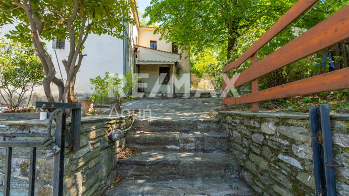Image No.8-6 Bed Property for sale