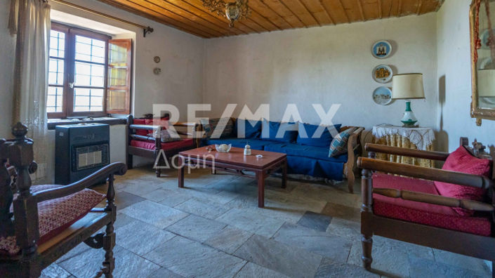 Image No.9-6 Bed Property for sale