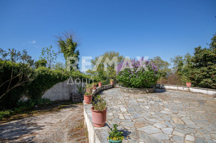 Image No.28-2 Bed Maisonette for sale