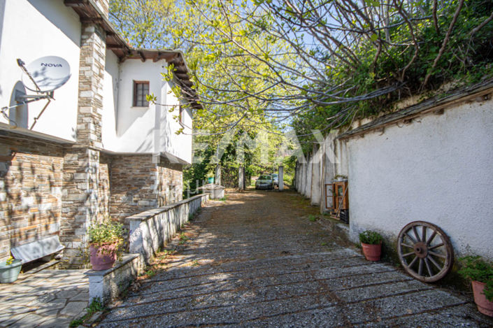 Image No.31-2 Bed Maisonette for sale