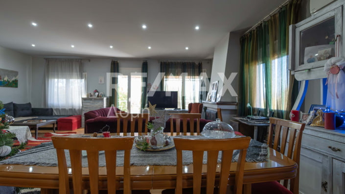 Image No.8-3 Bed Maisonette for sale