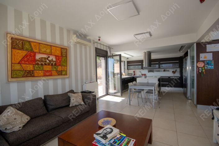 Image No.12-6 Bed Land for sale
