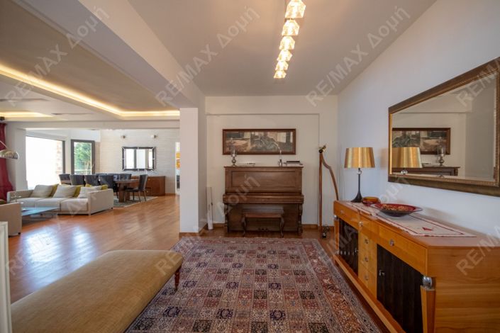 Image No.7-6 Bed Land for sale