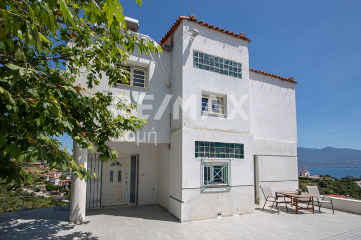 Image No.28-3 Bed Property for sale