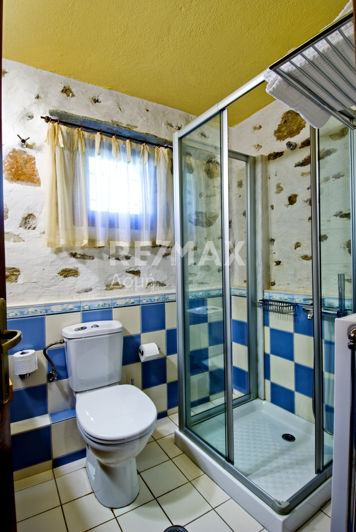 Image No.20-17 Bed Hotel for sale