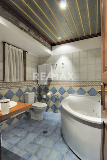 Image No.25-17 Bed Hotel for sale