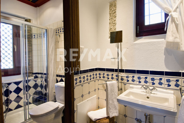 Image No.43-17 Bed Hotel for sale