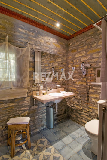 Image No.53-17 Bed Hotel for sale