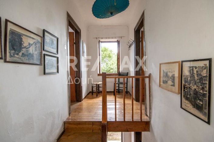 Image No.10-2 Bed Property for sale