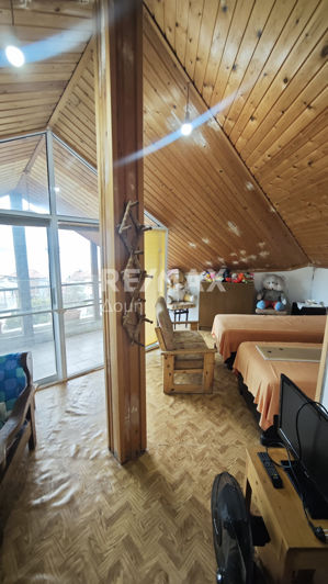 Image No.19-5 Bed House for sale