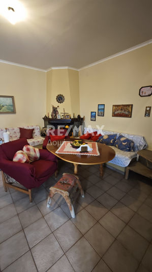 Image No.4-5 Bed House for sale