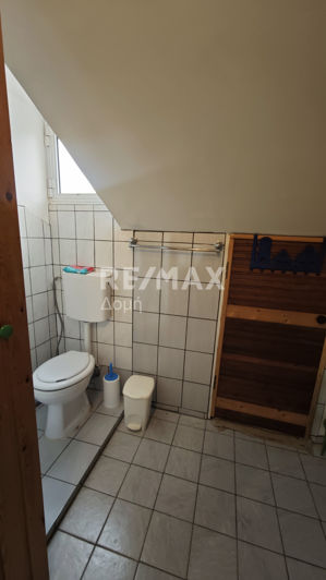 Image No.8-5 Bed House for sale