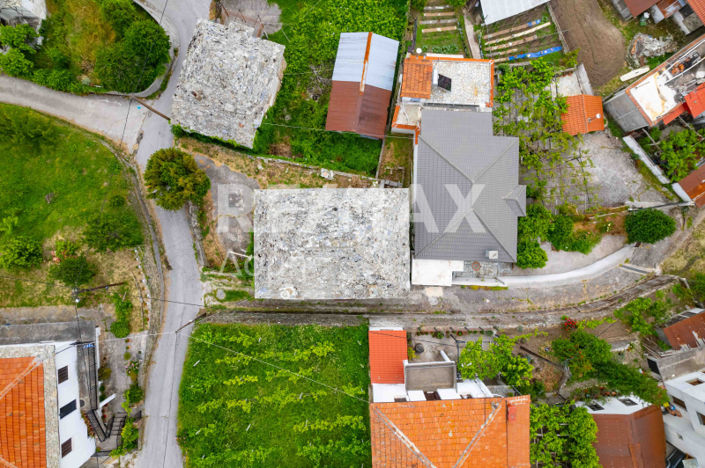 Image No.10-2 Bed House for sale
