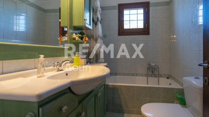 Image No.28-5 Bed Maisonette for sale