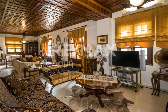 Image No.11-5 Bed Property for sale