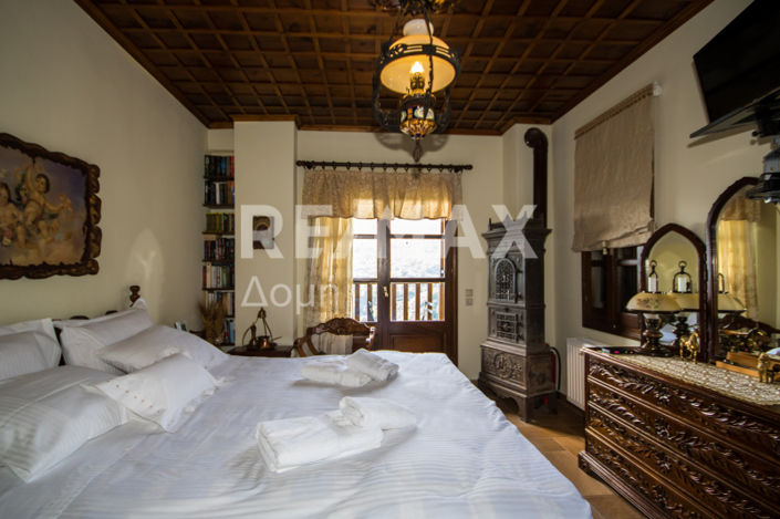 Image No.18-5 Bed Property for sale