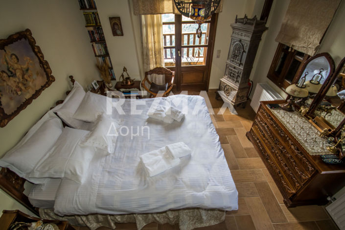 Image No.19-5 Bed Property for sale