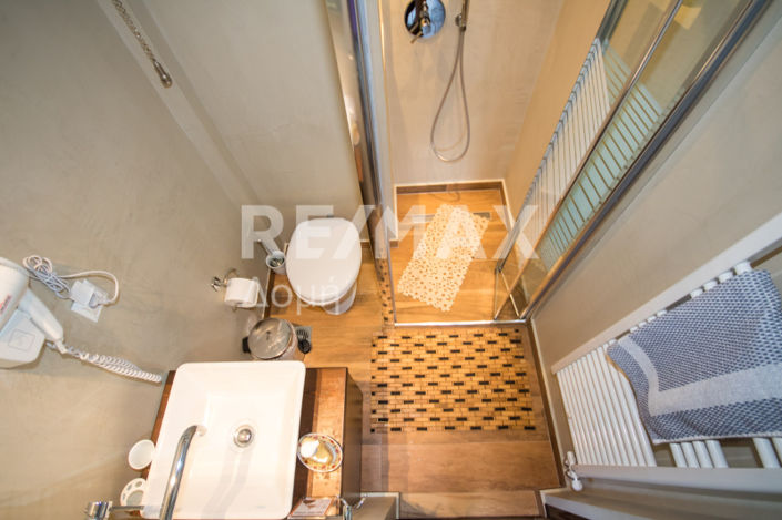 Image No.20-5 Bed Property for sale