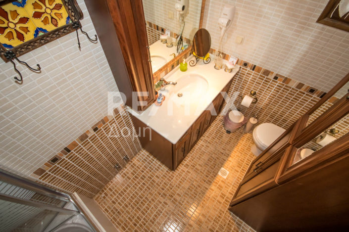 Image No.23-5 Bed Property for sale