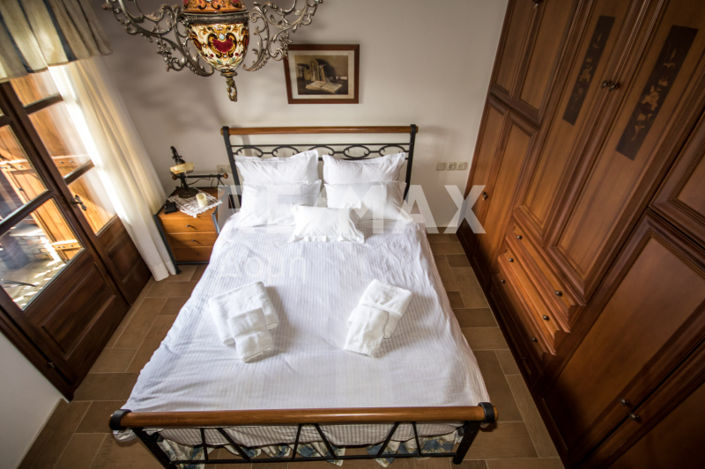 Image No.25-5 Bed Property for sale