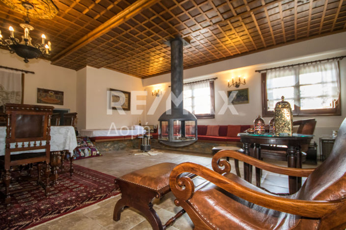 Image No.28-5 Bed Property for sale
