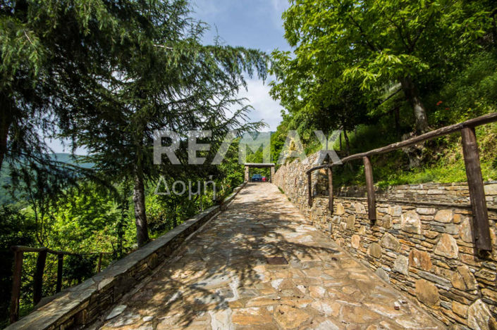 Image No.42-5 Bed Property for sale