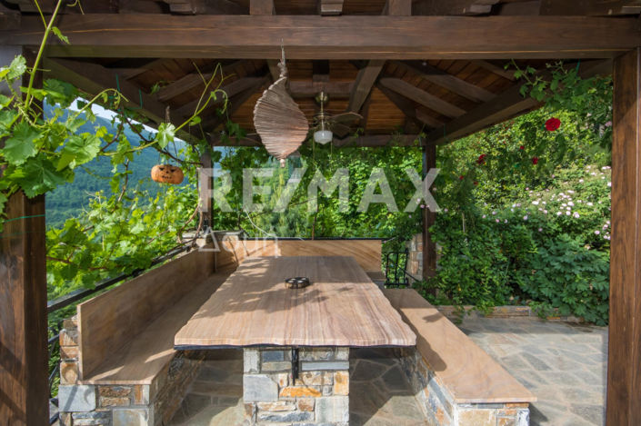 Image No.9-5 Bed Property for sale