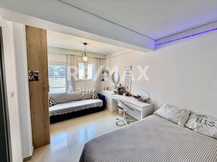 Image No.17-3 Bed Property for sale