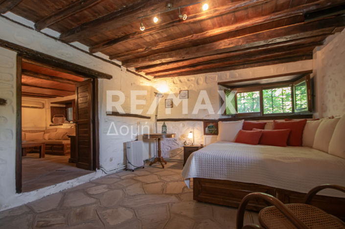 Image No.28-3 Bed Property for sale