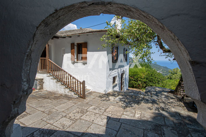 Image No.39-3 Bed Property for sale