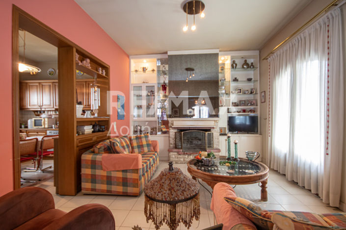 Image No.19-4 Bed House for sale