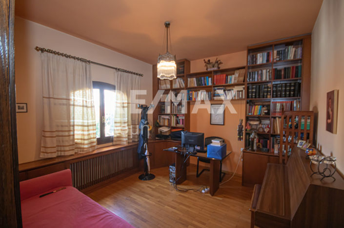 Image No.25-4 Bed House for sale