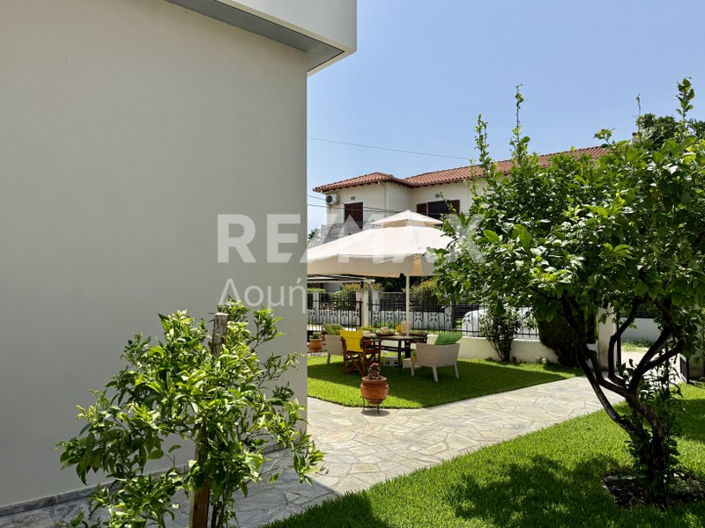 Image No.18-3 Bed Property for sale