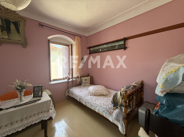 Image No.7-3 Bed Maisonette for sale