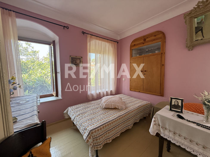Image No.8-3 Bed Maisonette for sale