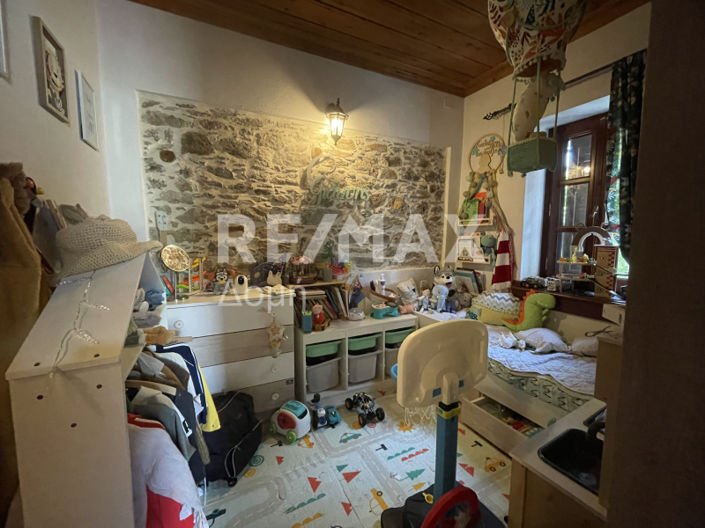 Image No.8-2 Bed House for sale