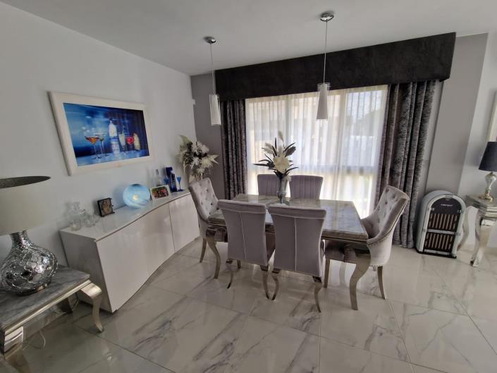 Image No.9-4 Bed Villa / Detached for sale