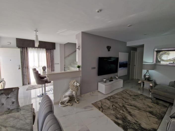 Image No.3-4 Bed Villa / Detached for sale