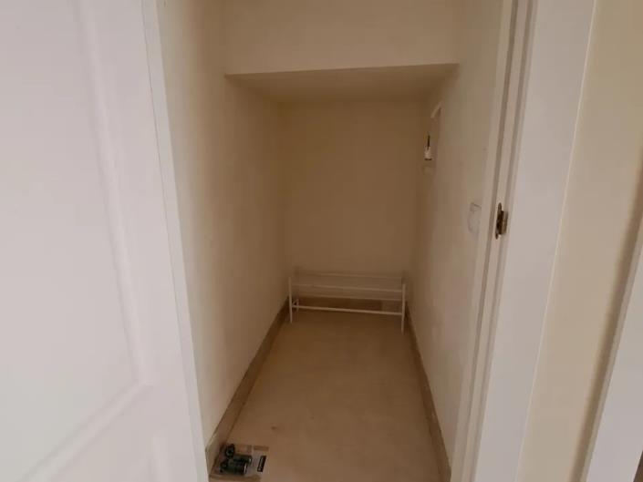 Image No.8-2 Bed Townhouse for sale